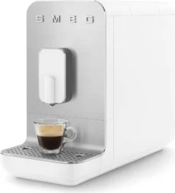 SMEG Kaffeevollautomat - 1350 W - Weiß 1,4 Liter - BCC01WHMEU -Bosch Verkäufe 8c84670bcf23467538029190faeeab0b